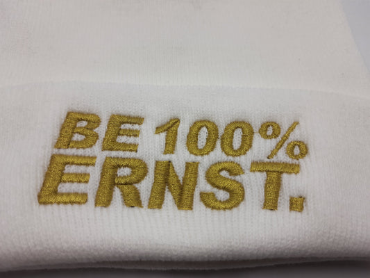 Ernst Performance Horses BE 100% ERNST. Beanie Weiß mit Bommel bestickt – Bild 2