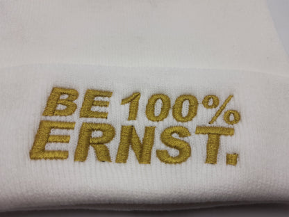 Ernst Performance Horses BE 100% ERNST. Beanie Weiß mit Bommel bestickt – Bild 2