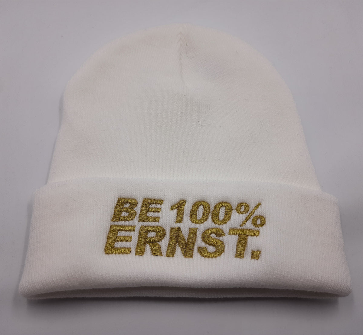 Ernst Performance Horses BE 100% ERNST. Beanie Weiß bestickt – Bild 1